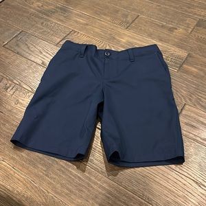 Boys Under Armour dress shorts size 10. These are in excellent used condition